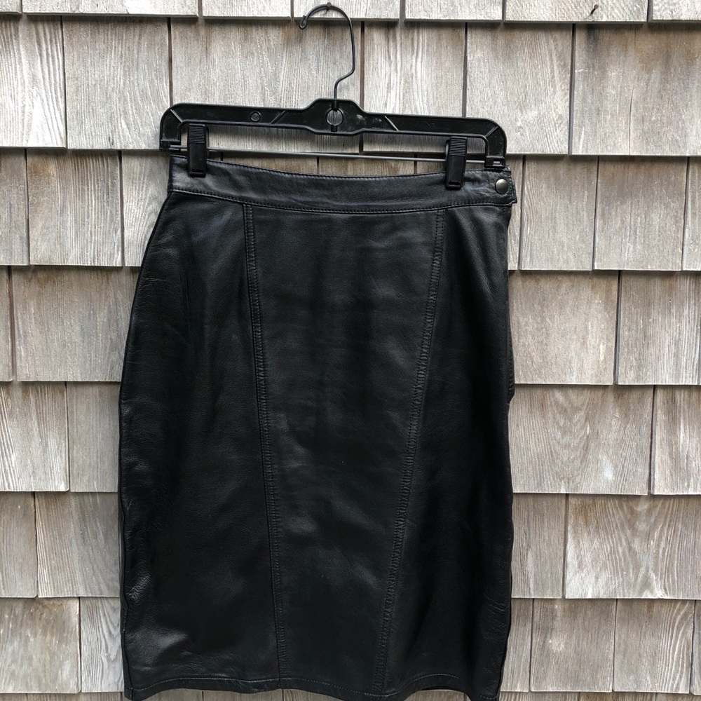 Leather skirt. Black. Tannery West. Size 10